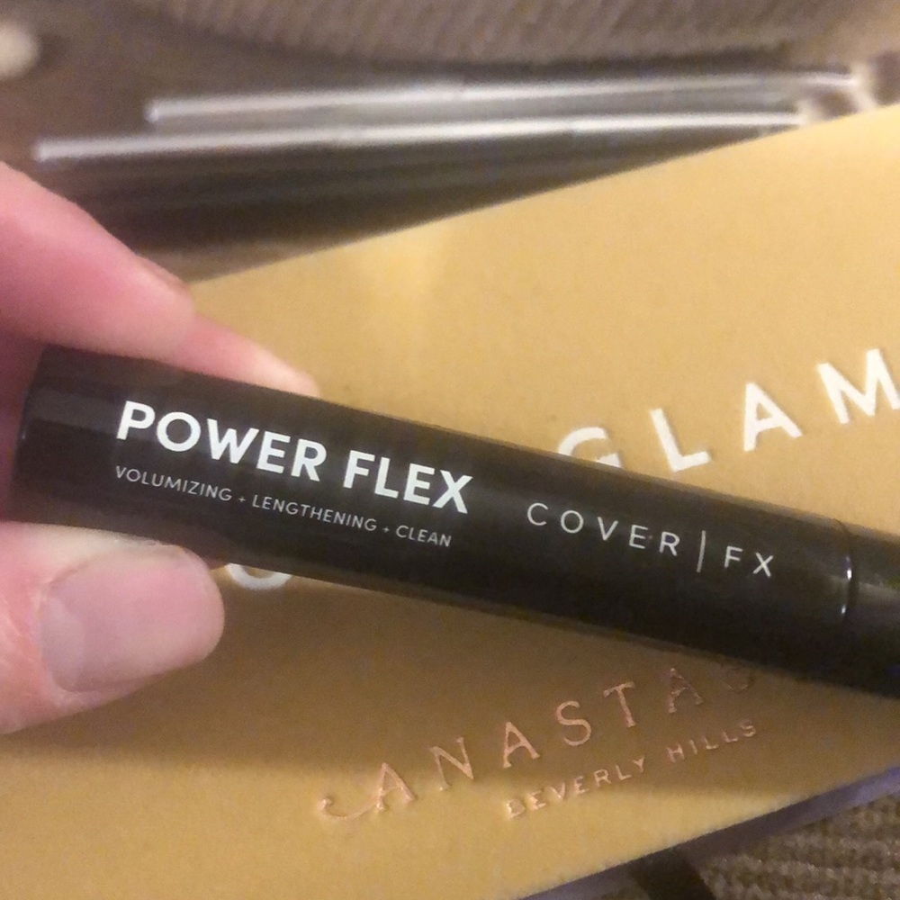 Cover | FX Power Flex Mascara in 01 Black Brand New and Never Used! - Picture 3 of 4